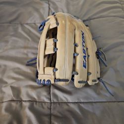 Easton RHT Baseball/ Softball Glove 