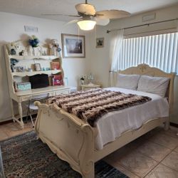 Lea Jessica McClintoc Romance Bedroom Set