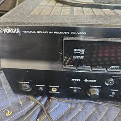 Yamaha Receiver 5 Speakers 2 8in Subs TV