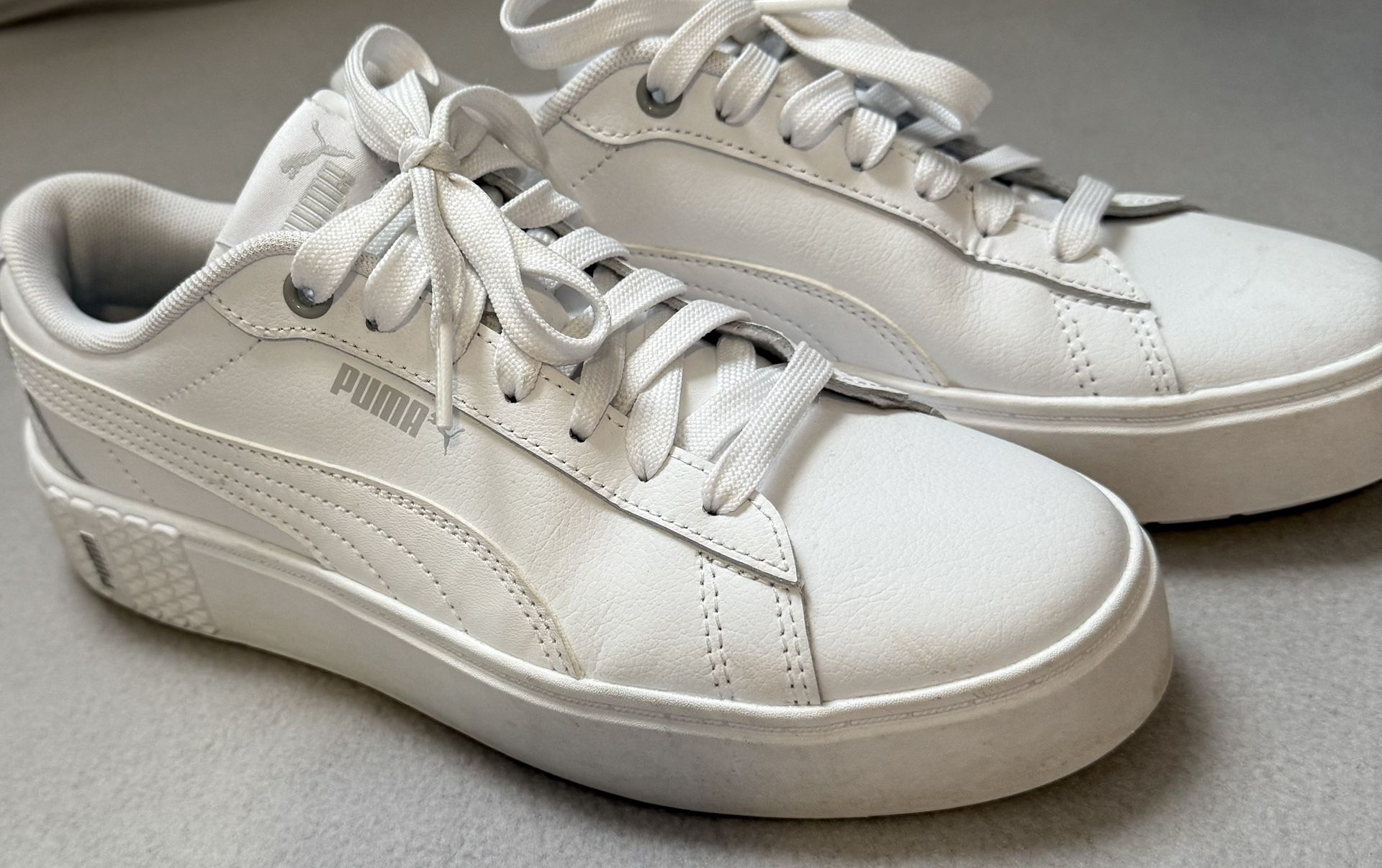 Women’s Puma Shoes Size 8