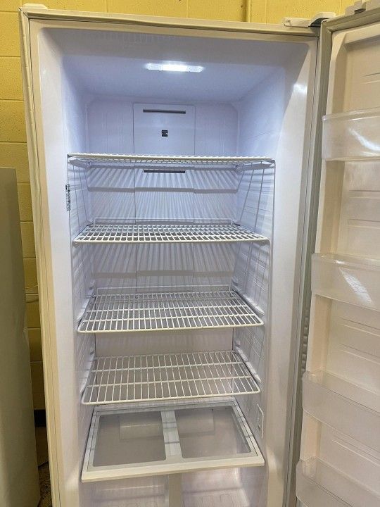 🧊 Kenmore 20 cu. ft. Upright Freezer – Ice Cold & Garage Ready!