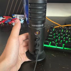 Microphone 