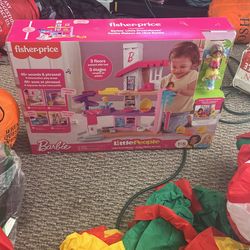 Fisher-Price Barbie, Little Dreamhouse Little People