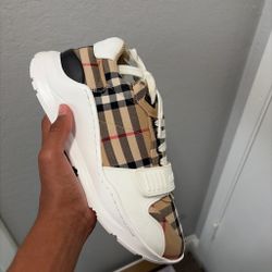 Burberry shoes