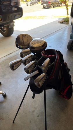 Jack Nicklaus golf set with bag.