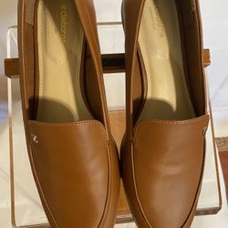Liz Claiborne Tan Loafers for Timeless Style NWOT