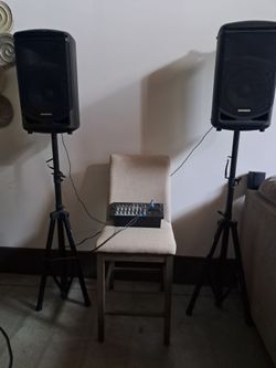Samson xp1000 speakers