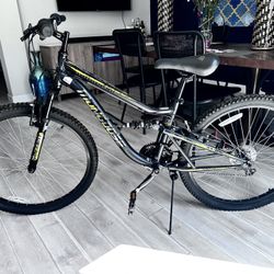 Mongoose Standoff Mountain Bike