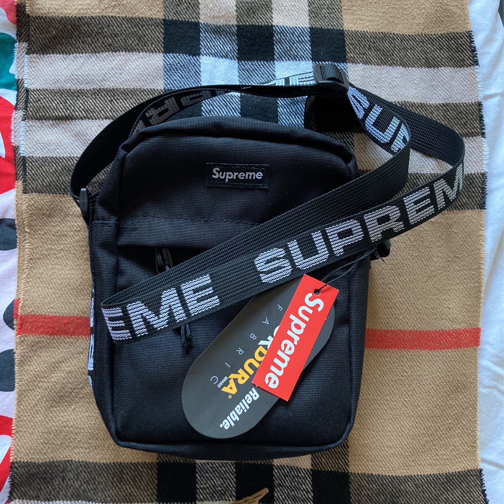 tank Mania frequency Supreme Shoulder Bag (SS18) Black for Sale in Milpitas, CA - OfferUp