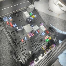 2014 - 19 Chevrolet Corvette C7 Under Hood Fuse Box