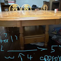 Light Wood Dining Table With Leaf & Shelf/bottom Drawer