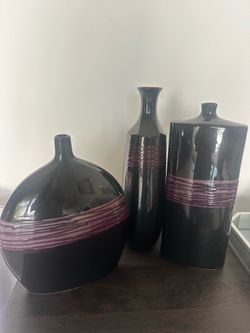 Set of decorative vases