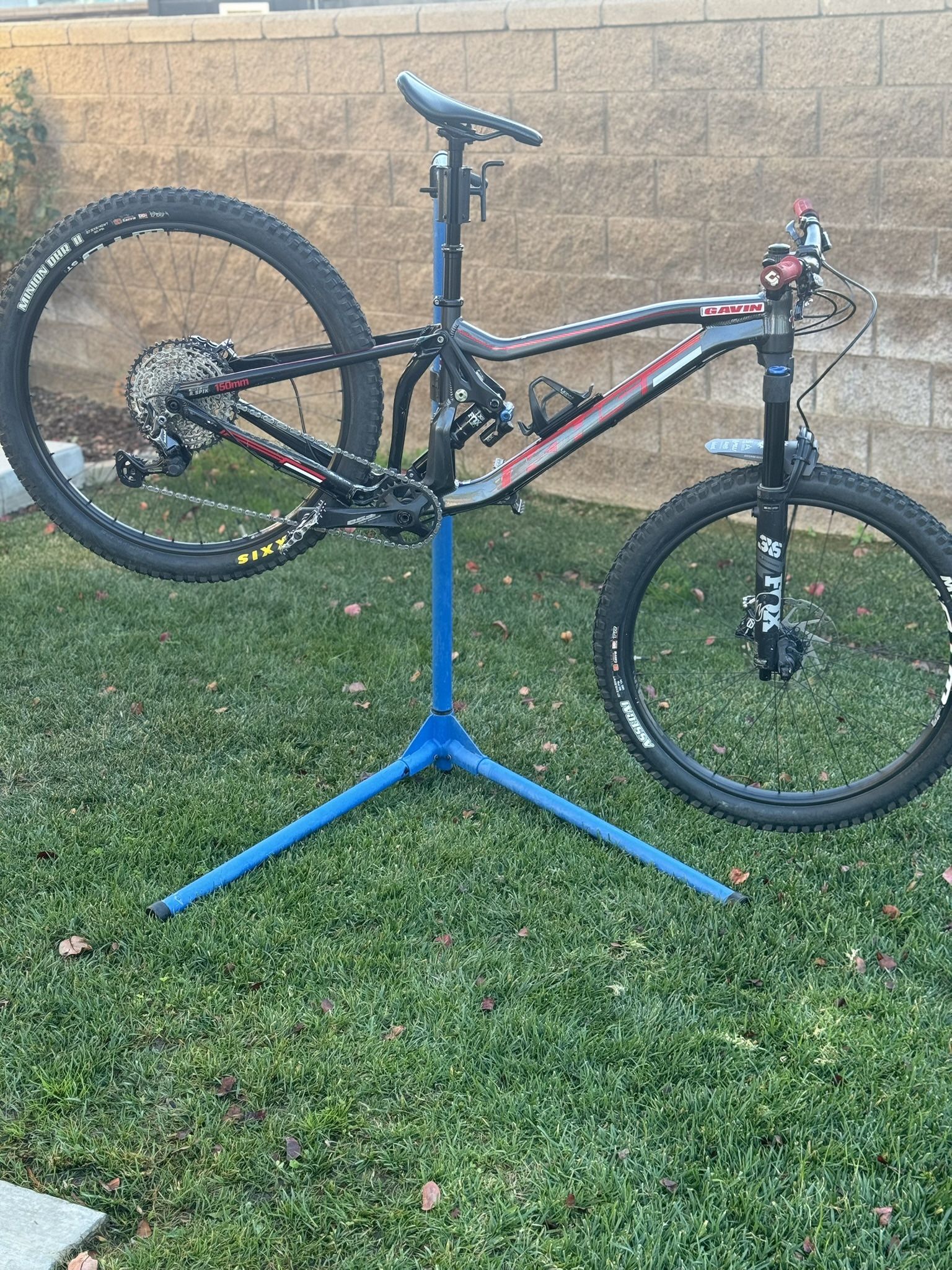 KHS 7500 Mountain Bike