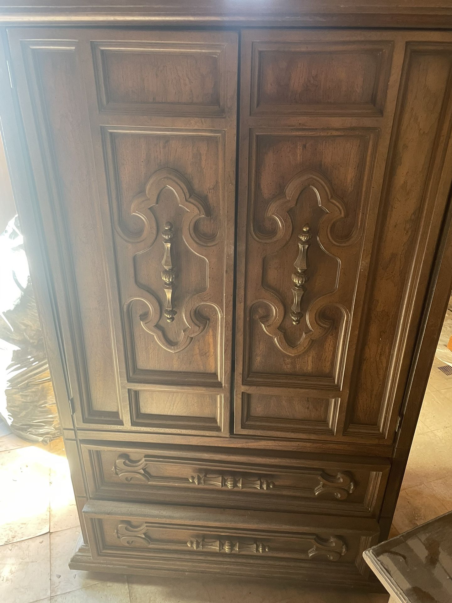 Bedroom Furniture/ Antique Furniture