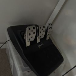  Logitech G29 Racing Wheel (PS5/PS4/PC) – Like New 🎮🏁