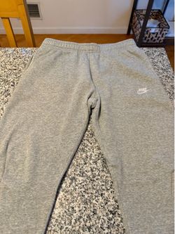 men’s Nike jogger, sweatpants size medium