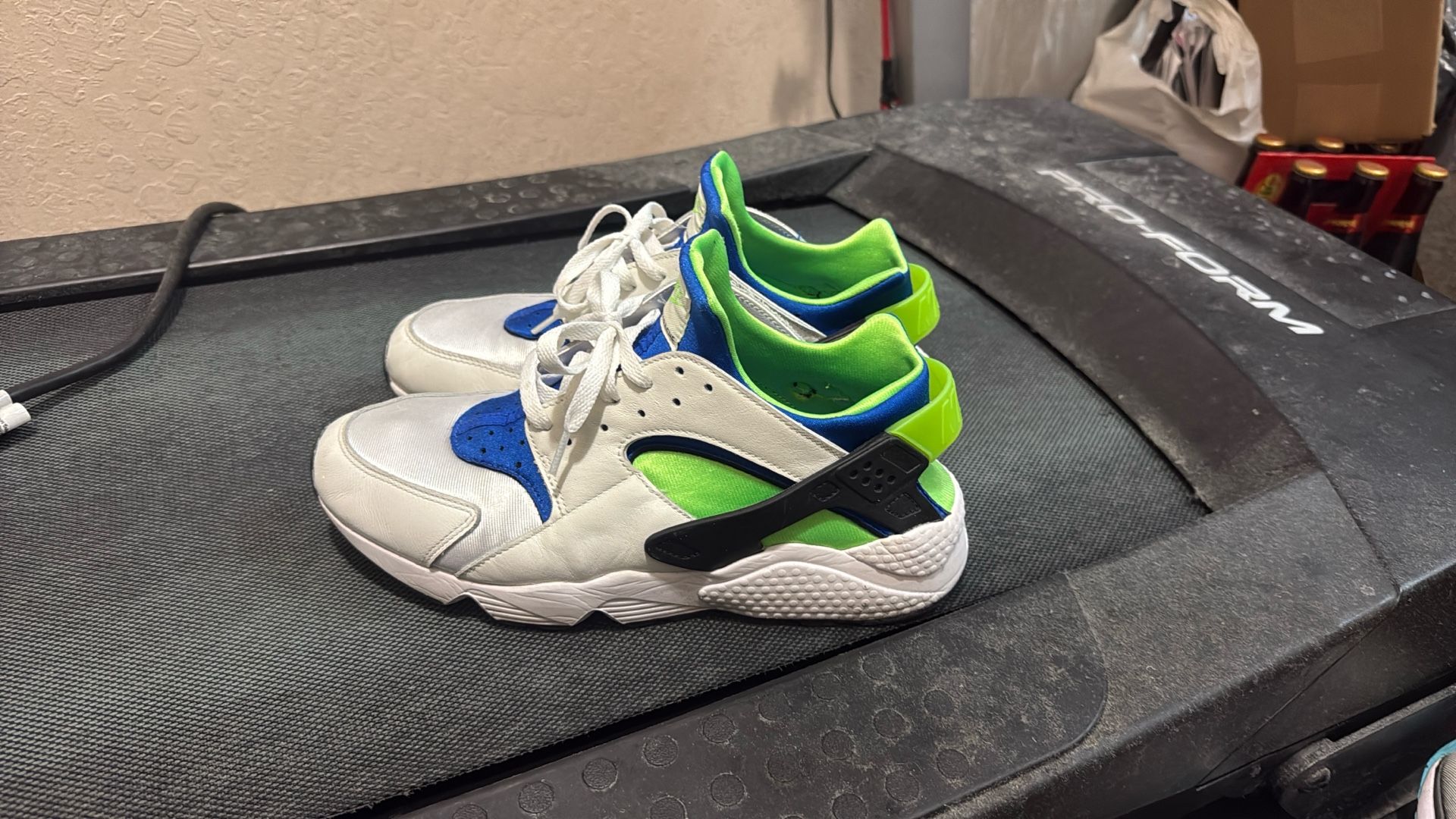 Vintage Nike Air Huarache Size 11-no box they are used with only a little bit of signs of where they've been used for a treadmill, rug inside the home