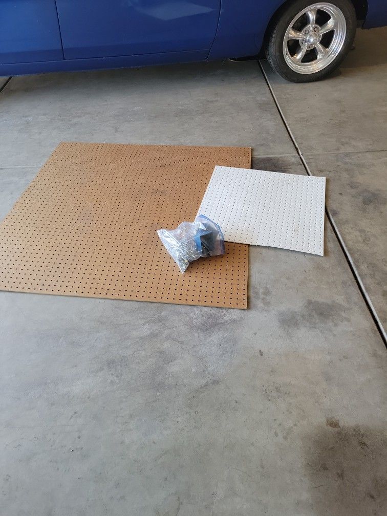 Selling pegboards with pegs