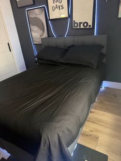 Full size bed with mattress