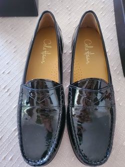 Cole Haan Women's Black Patent Leather Shoes, size 8 AA