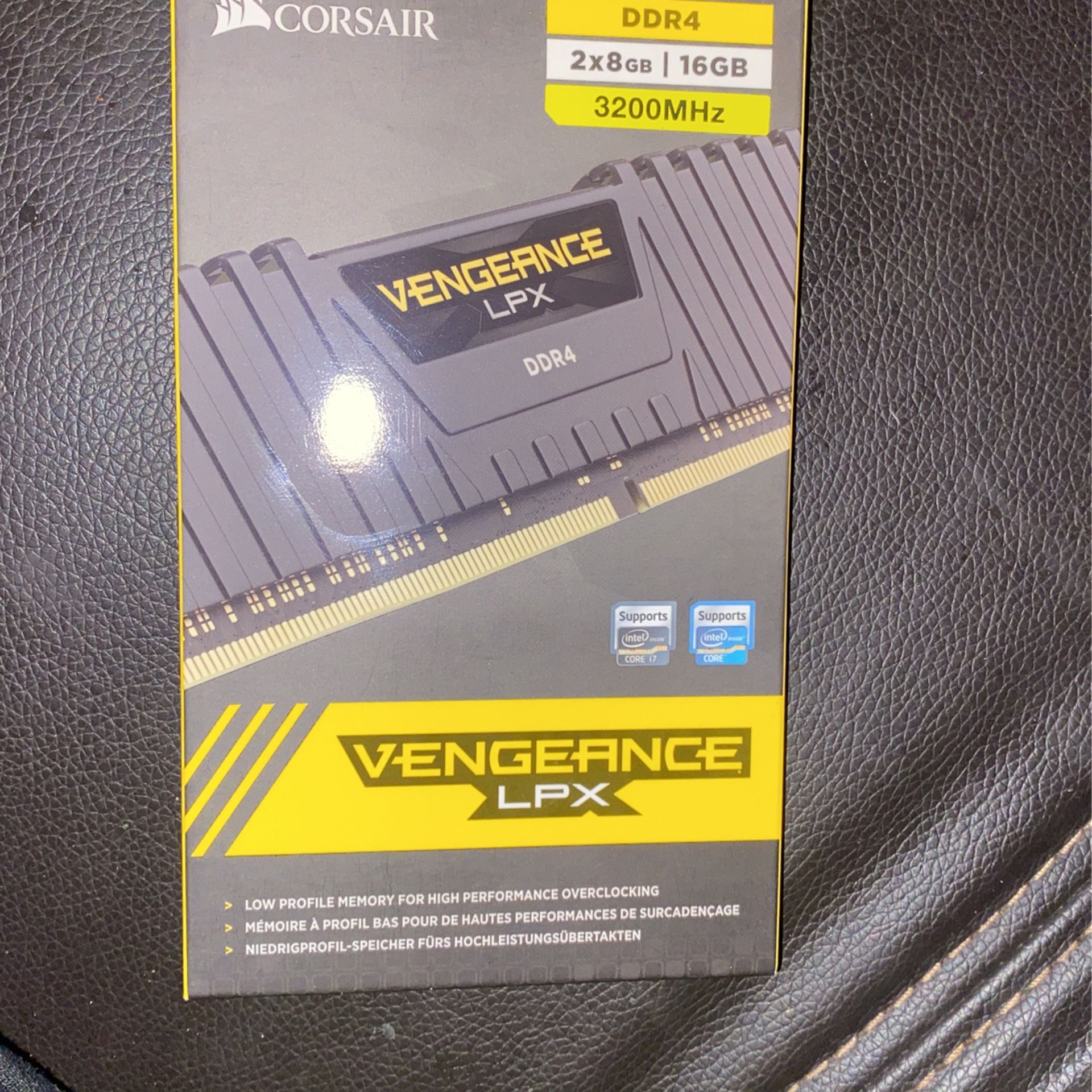 CORSAIR Vengeance LPX DDR4 16 GB 2 × 8 GB DIMM 288 pin unbuffered