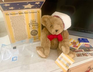 Vermont teddy bear company, “Russ “ vintage bear new in the box — See pictures for details pick up in Ennis on North Sherman St. cash or Venmo