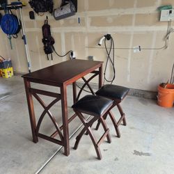 Bar Table And Stools 