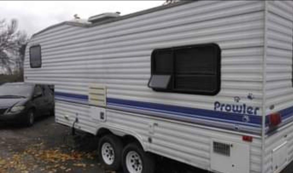 1999 fifth wheel prowler camper