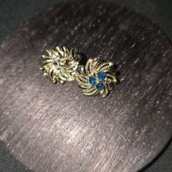 Vintage Clip Earrings AB Sparkling Rhinestone Crystal Gold Tone Flower Clip And Screw On Earrings