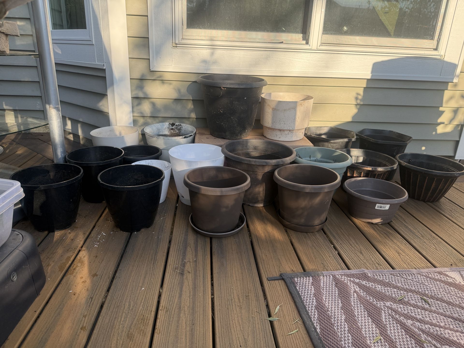 Plastic Plant Pots 