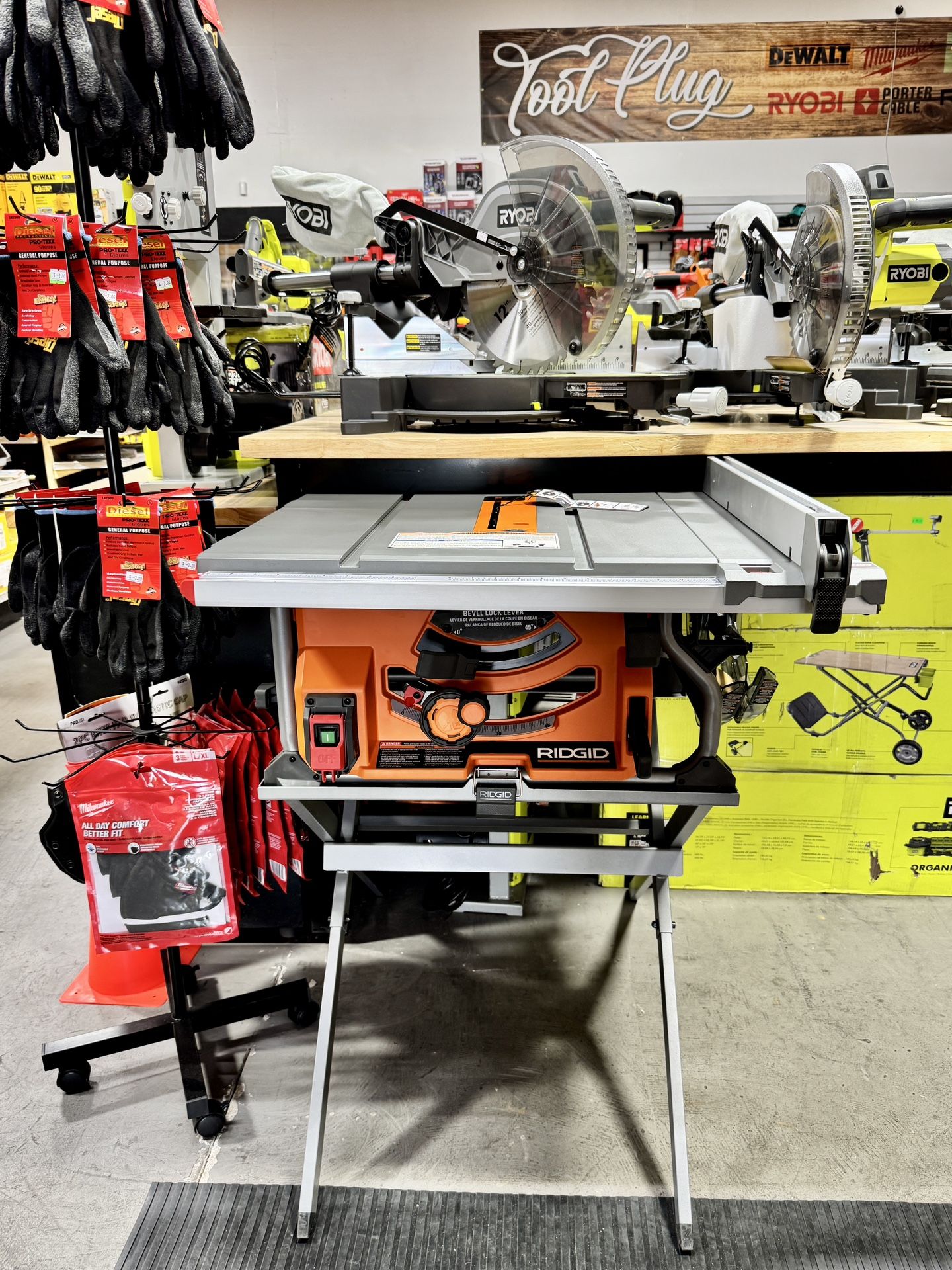 RIDGID 10" Table Saw With Stand