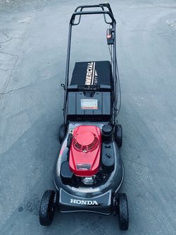 Honda Commercial Self Propelled Lawnmower