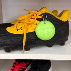 Under Armour Men's Yard MT TPU 3.0 Baseball Cleats Black Yellow Size 7.5