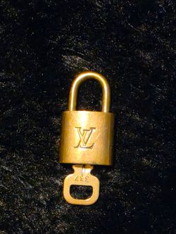 Lv lock and key