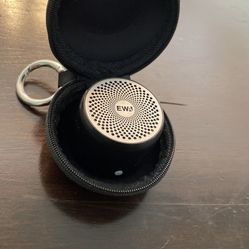 Great condition Bluetooth Portable Speaker With Case!