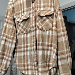 tan/white plaid shacket Long Sleeve Button Up Jackie Size L