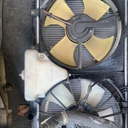03-07 Honda Accord Radiator, Both fans Assembly And Coolant Reservoir 