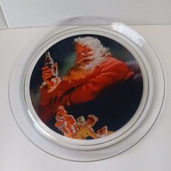 Coca-Cola Christmas Theme Santa Claus 12" Collectible Plate 1993