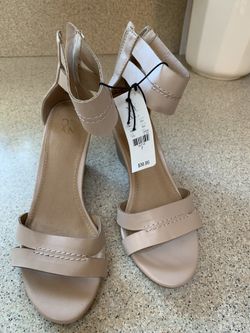 Brand new size 7 New York & Company Wedge Style Sandals