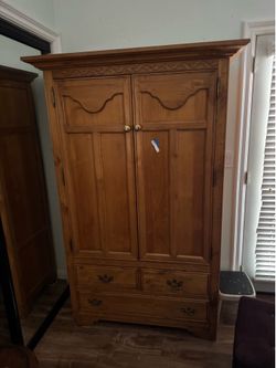 Solid wood Armoire