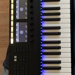 Komplete Control Mk 2 S61