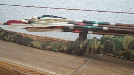 ***All My Items Are $30 And Below Moving Sale!!!!Bow And Arrow Set