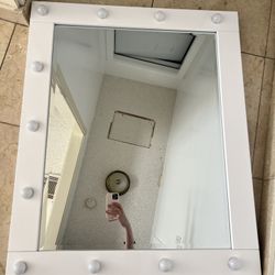 VANITY MIRROR