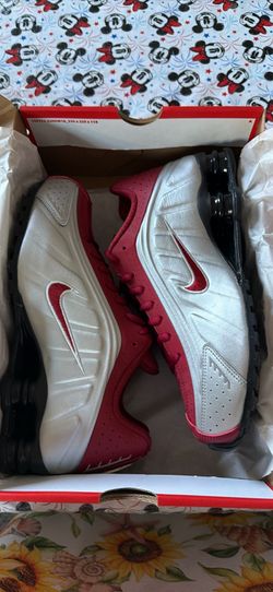 Nike Shox R4 New in box sz 9 men