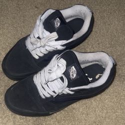 Navy blue Vans Knu-skool