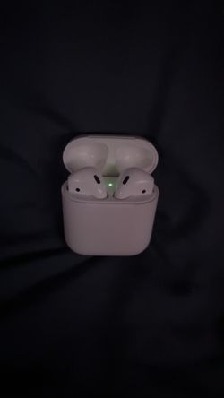 Apple AirPods with Charging Case