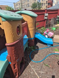 Step2 Naturally Artistic Kids Cottage Playhouse