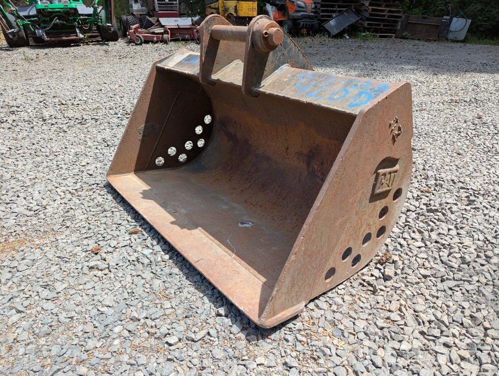 48" CAT 420 Backhoe Clean Out Bucket