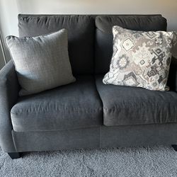 Loveseat 