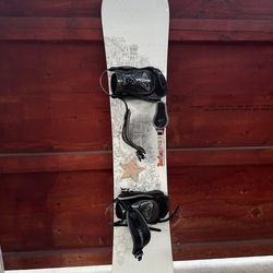 Burton Royale 154 Snowboard + Roxy Bindings + Burton Bag